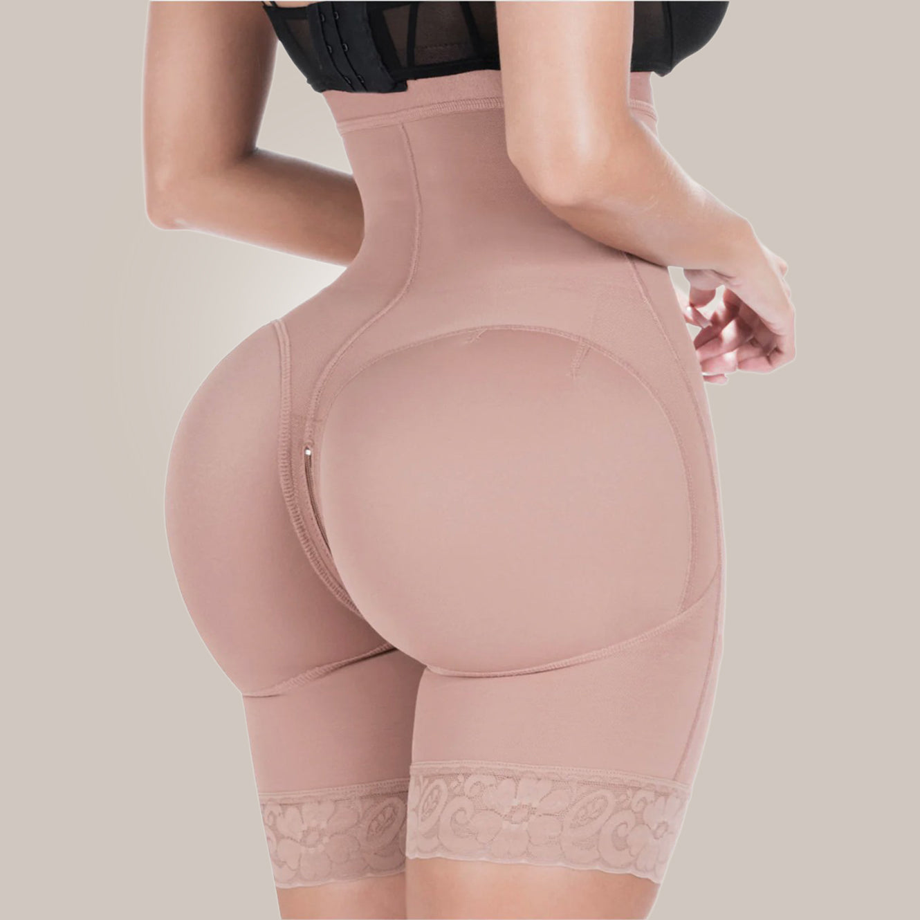 Woman wearing a waist trainer with butt lift - twist CU